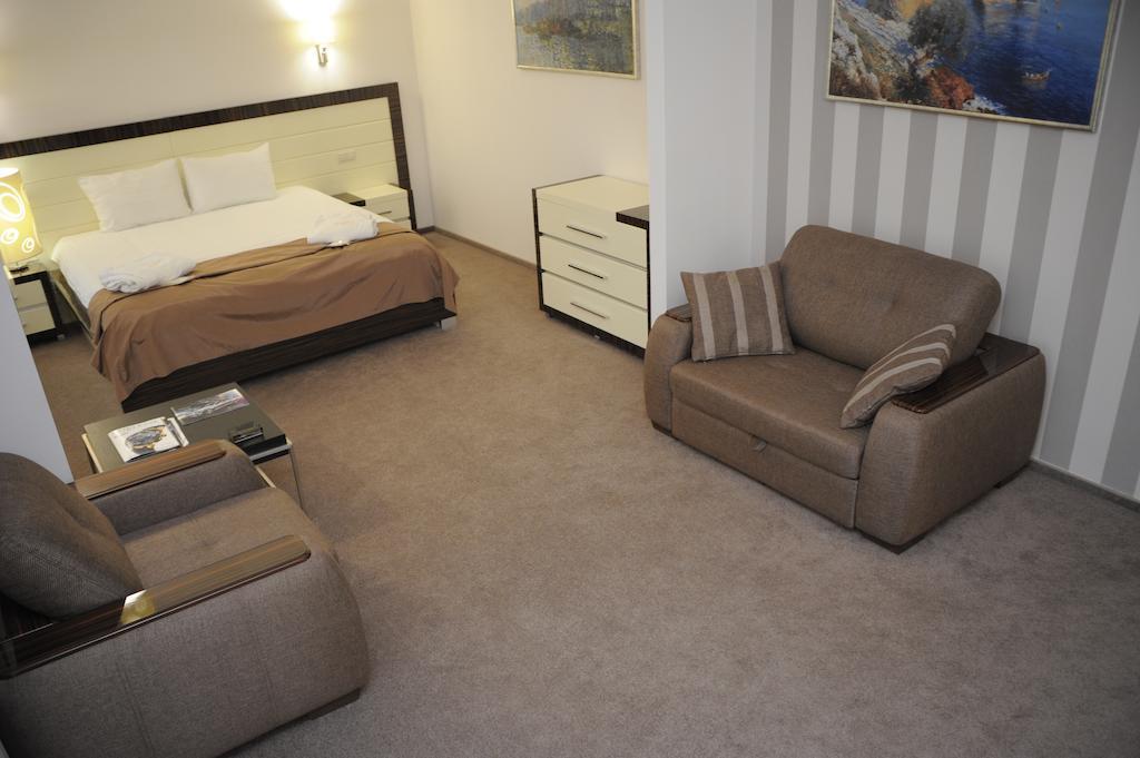 Porto Riva Hotel Zaporizhia Room photo