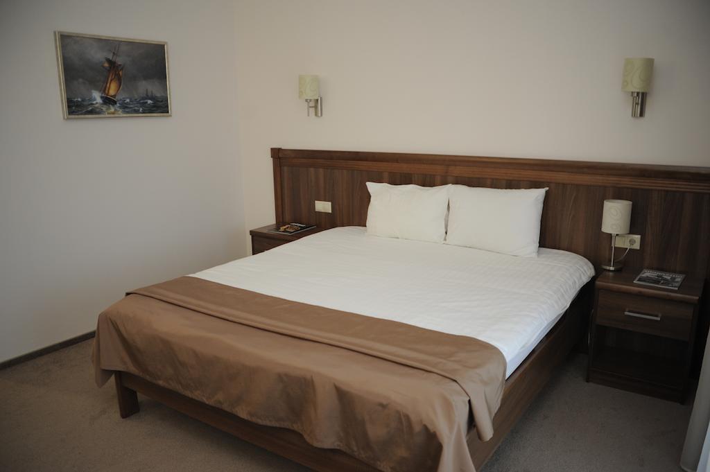 Porto Riva Hotel Zaporizhia Room photo