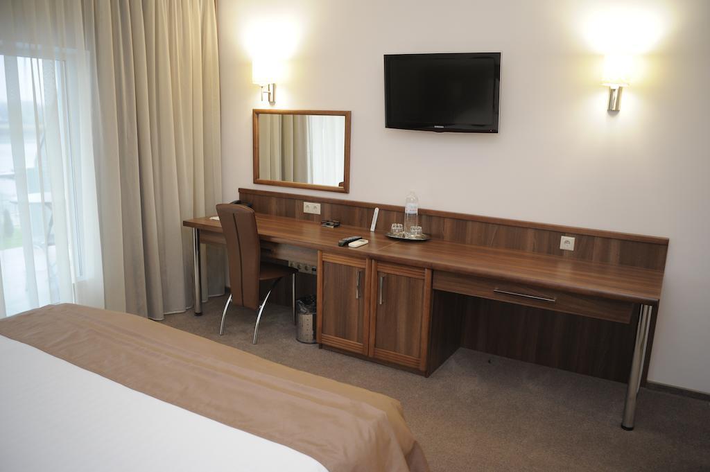 Porto Riva Hotel Zaporizhia Room photo