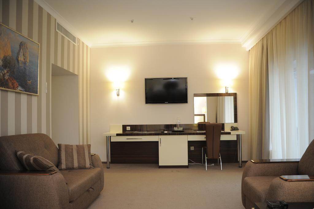 Porto Riva Hotel Zaporizhia Room photo