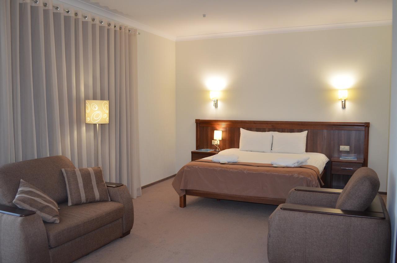 Porto Riva Hotel Zaporizhia Room photo